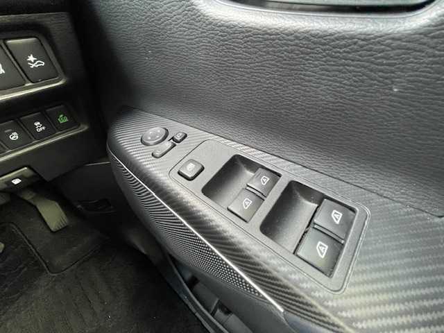 三菱 デリカＤ：５ ジャスパー 静岡県 2023(令5)年 5.6万km グラファイトグレーメタリック/ブラックマイカ ●社外ナビ/（フルセグ/CD/DVD/Bluetooth）/(19AVNJ)/●全方位カメラ/●12.8インチ社外フリップダウンモニター/●アダプティブクルーズコントロール/●三菱E-ASSIST/●レーンキープアシスト/●ブラインドスポットモニター/●後側方車両検知警報システム/●オートブレーキホールド/●電動サイドパーキング/●LEDヘッドライト/●オートライト/●オートマチックハイビーム/●フォグランプ/●革巻きステアリング/●ステアリングスイッチ/●パドルシフト/●ステアリングヒーター/●電動格納ウインカーミラー/●ETC/●運転席パワーシート/●運転席＆助手席シートヒーター/●純正フロアマット/●ドアバイザー/●前後ドライブレコーダー/●電動サイドステップ/●自動防眩ミラー/●ISOFIX/●プッシュスタート/●スマートキー/●社外18インチアルミホイール/●W+サイド+ニー+カーテンSRS+ABS/●保証書/●取扱説明書