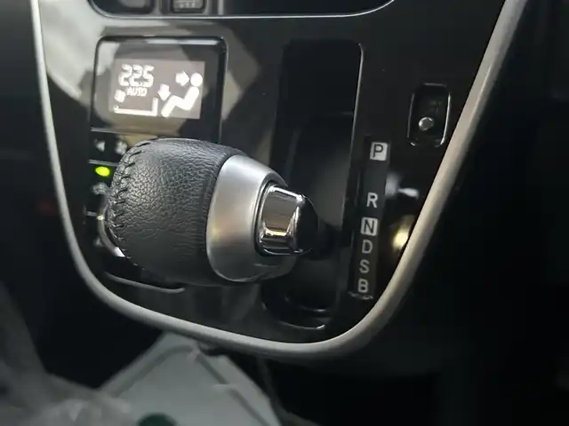 スバル ステラ カスタム RS スマートアシスト 富山県 2019(令1)年 3.5万km パールホワイトⅢ ナビ/フルセグTV/Bluetooth/バックカメラ/純正AW15インチ/スマートキー/ETC/LEDヘッドライト/シートヒーター/横滑り防止装置/衝突軽減ブレーキ/オートハイビーム