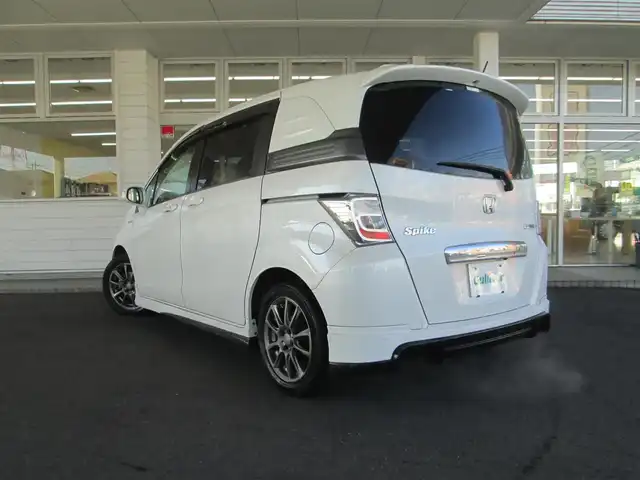 ホンダ フリード スパイク ハイブリット ジャストセレクション 千葉県 2013(平25)年 12.4万km ホワイトオーキッドパール 無限フルエアロ/社外HDDナビ、フルセグTV/バックカメラ/オーディオ【CD/DVD/BT/MSV】/パワースライドドア/HIDヘッドライト/無限イルミネーショングリル/無限フロアマット/無限ドアバイザー/無限16インチホイール/純正ビルドインETC/クルーズコントロール/ステアリングリモコン/新車保証書/取扱説明書/スペアキー
