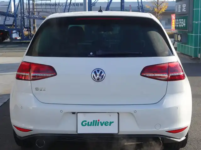 フォルクスワーゲン ゴルフ ＧＴＩ 静岡県 2014(平26)年 10万km 白 禁煙車/DCCパッケージ/　アダプティブシャシーコントロール/　18インチAW/ディスカバープロナビゲーション/　8インチディスプレイ/　DVD・CD・BT・SD・フルセグTV/　ビルトインETC/　バックカメラ/プリクラッシュ ブレーキシステム/アダプティブクルーズコントロール/レーンキープアシスト/パークディスタンスコントロール（フロント/リア）/プロアクティブオキュパントプロテクション/HIDヘッドライト/オートライト/スマートエントリー/純正フロアマット/ドアバイザー