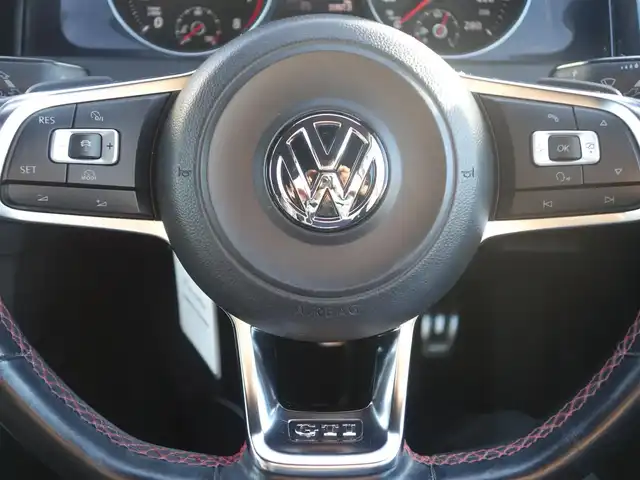 フォルクスワーゲン ゴルフ ＧＴＩ 静岡県 2014(平26)年 10万km 白 禁煙車/DCCパッケージ/　アダプティブシャシーコントロール/　18インチAW/ディスカバープロナビゲーション/　8インチディスプレイ/　DVD・CD・BT・SD・フルセグTV/　ビルトインETC/　バックカメラ/プリクラッシュ ブレーキシステム/アダプティブクルーズコントロール/レーンキープアシスト/パークディスタンスコントロール（フロント/リア）/プロアクティブオキュパントプロテクション/HIDヘッドライト/オートライト/スマートエントリー/純正フロアマット/ドアバイザー