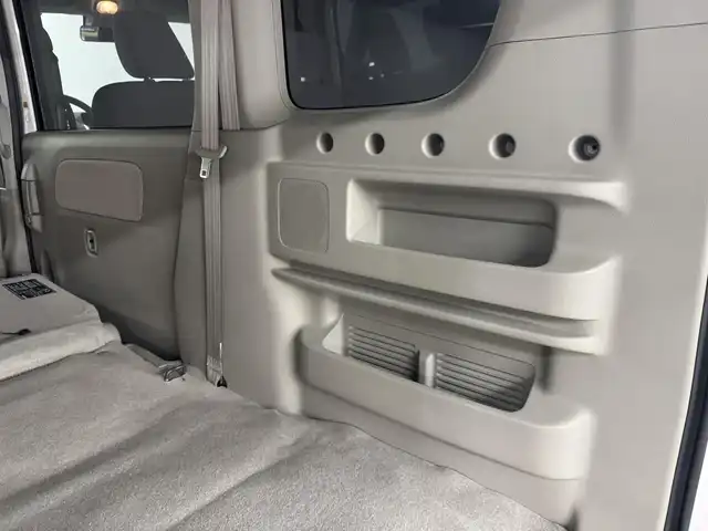 スズキ エブリィ ワゴン PZターボ スペシャル 三重県 2016(平28)年 4万km パールホワイト ガソリン・ターボ/キャブオーバーFR/インパネ4AT/パナソニック・ストラーダ 7インチ『美優ナビ』 CN-RX02D/（FM/AM/SD/iPod/TV/USB/Bluetooth/MEMORY MUSIC/CD/DVD/Blu-ray/HDMI/VTR）/バックアイカメラ/両側パワースライドドア/ETC/安全/・レーダーブレーキサポート/・ESP（横すべり防止機能）/・ヒルホールドコントロール（坂道発進補助）/・運転席、助手席エアバッグ/装備/・電動オートステップ/・オートエアコン/・リアヒーター/・オートライト/・ディスチャージヘッドライト/・フロントフォグライト/・ステアリングスイッチ/・純正14inAW/・電動格納ドアミラー/・パワーステアリング/・パワーウインドウ/・プッシュスタート/・スマートキーx2/・保/取/ナビ取/など