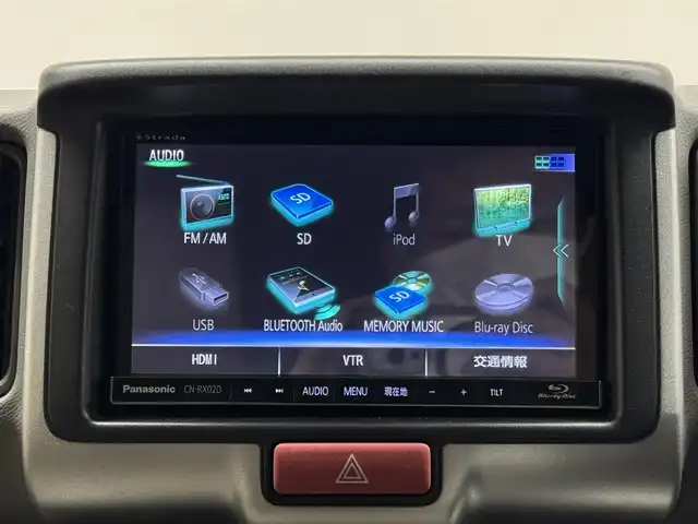 スズキ エブリィ ワゴン PZターボ スペシャル 三重県 2016(平28)年 4万km パールホワイト ガソリン・ターボ/キャブオーバーFR/インパネ4AT/パナソニック・ストラーダ 7インチ『美優ナビ』 CN-RX02D/（FM/AM/SD/iPod/TV/USB/Bluetooth/MEMORY MUSIC/CD/DVD/Blu-ray/HDMI/VTR）/バックアイカメラ/両側パワースライドドア/ETC/安全/・レーダーブレーキサポート/・ESP（横すべり防止機能）/・ヒルホールドコントロール（坂道発進補助）/・運転席、助手席エアバッグ/装備/・電動オートステップ/・オートエアコン/・リアヒーター/・オートライト/・ディスチャージヘッドライト/・フロントフォグライト/・ステアリングスイッチ/・純正14inAW/・電動格納ドアミラー/・パワーステアリング/・パワーウインドウ/・プッシュスタート/・スマートキーx2/・保/取/ナビ取/など