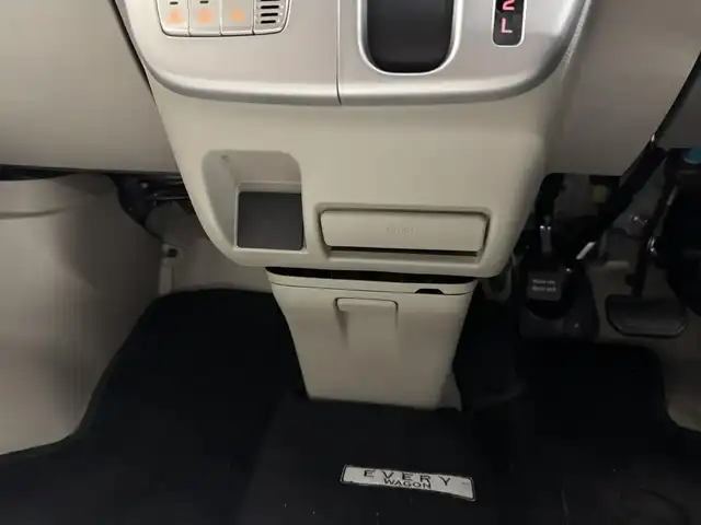 スズキ エブリィ ワゴン PZターボ スペシャル 三重県 2016(平28)年 4万km パールホワイト ガソリン・ターボ/キャブオーバーFR/インパネ4AT/パナソニック・ストラーダ 7インチ『美優ナビ』 CN-RX02D/（FM/AM/SD/iPod/TV/USB/Bluetooth/MEMORY MUSIC/CD/DVD/Blu-ray/HDMI/VTR）/バックアイカメラ/両側パワースライドドア/ETC/安全/・レーダーブレーキサポート/・ESP（横すべり防止機能）/・ヒルホールドコントロール（坂道発進補助）/・運転席、助手席エアバッグ/装備/・電動オートステップ/・オートエアコン/・リアヒーター/・オートライト/・ディスチャージヘッドライト/・フロントフォグライト/・ステアリングスイッチ/・純正14inAW/・電動格納ドアミラー/・パワーステアリング/・パワーウインドウ/・プッシュスタート/・スマートキーx2/・保/取/ナビ取/など