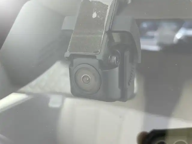 スズキ ジムニー シエラ JC 富山県 2018(平30)年 3.2万km シフォンアイボリーメタリックブラック2トーンルーフ ワンオーナー/4WD/社外ナビ【AVIC-RWS901】/（AM/FM/CD/DVD/SD/BT）/フルセグTV/衝突被害軽減ブレーキ/クルーズコントロール/レーンキープアシスト/オートマチックハイビーム/前席シートヒーター/ETC/ドライブレコーダー/スマートキー/プッシュスタート/シートカバー/純正フロアマット/純正１５インチAW/取扱説明書/保証書