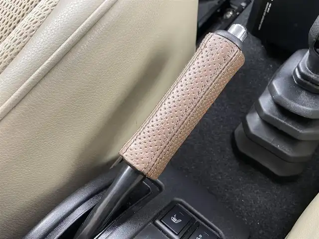 スズキ ジムニー シエラ JC 富山県 2018(平30)年 3.2万km シフォンアイボリーメタリックブラック2トーンルーフ ワンオーナー/4WD/社外ナビ【AVIC-RWS901】/（AM/FM/CD/DVD/SD/BT）/フルセグTV/衝突被害軽減ブレーキ/クルーズコントロール/レーンキープアシスト/オートマチックハイビーム/前席シートヒーター/ETC/ドライブレコーダー/スマートキー/プッシュスタート/シートカバー/純正フロアマット/純正１５インチAW/取扱説明書/保証書