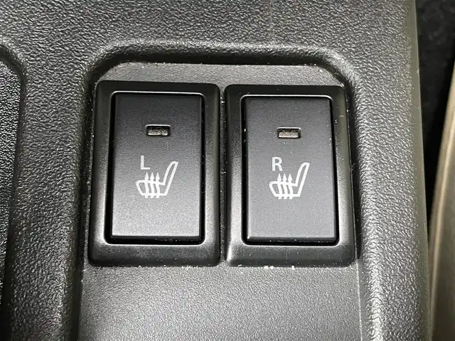 スズキ ジムニー シエラ JC 富山県 2018(平30)年 3.2万km シフォンアイボリーメタリックブラック2トーンルーフ ワンオーナー/4WD/社外ナビ【AVIC-RWS901】/（AM/FM/CD/DVD/SD/BT）/フルセグTV/衝突被害軽減ブレーキ/クルーズコントロール/レーンキープアシスト/オートマチックハイビーム/前席シートヒーター/ETC/ドライブレコーダー/スマートキー/プッシュスタート/シートカバー/純正フロアマット/純正１５インチAW/取扱説明書/保証書