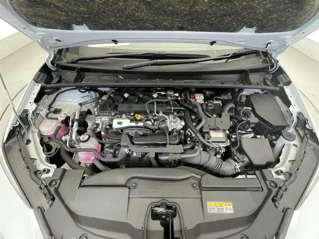 トヨタ プリウス Z 滋賀県 2023(令5)年 0.7万km プラチナホワイトパールマイカ 12.3インチ純正ナビ/Bluetooth/USB/Miracast/フルセグ/本革シート/パワーシート（D）/シートヒーター（D/N）/ベンチレーション（D/N）/ステアリングヒーター/パワーリアゲート/純正デジタルインナーミラー/前後ソナー/アドバンストパーキング/パノラミックビュー/BSM/電動パーキングブレーキ/オートブレーキホールド/オートライト/オートハイビーム/LEDヘッドライト/AC100V/ビルトインETC2.0/置くだけ充電