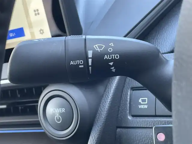 トヨタ プリウス Z 滋賀県 2023(令5)年 0.7万km プラチナホワイトパールマイカ 12.3インチ純正ナビ/Bluetooth/USB/Miracast/フルセグ/本革シート/パワーシート（D）/シートヒーター（D/N）/ベンチレーション（D/N）/ステアリングヒーター/パワーリアゲート/純正デジタルインナーミラー/前後ソナー/アドバンストパーキング/パノラミックビュー/BSM/電動パーキングブレーキ/オートブレーキホールド/オートライト/オートハイビーム/LEDヘッドライト/AC100V/ビルトインETC2.0/置くだけ充電