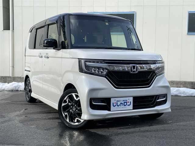 ホンダ Ｎ ＢＯＸ カスタム G L ターボ ホンダセンシング 岩手県 2018(平30)年 13.7万km プレミアムホワイトパールⅡ (株)IDOMが運営する【じしゃロン盛岡店】の自社ローン専用車両になりますこちらは現金またはオートローンご利用時の価格です。自社ローンご希望の方は別途その旨お申付け下さい/純正ナビ（AM/FM/CD/DVD/SD/BT)/バックカメラ/フルセグテレビ/両側パワースライドドア/ETC/ドライブレコーダー/パドルシフト/ステアリングスイッチ/クルーズコントロール/衝突被害軽減ブレーキ/横滑り防止装置/純正15インチアルミ/純正マット/バイザー