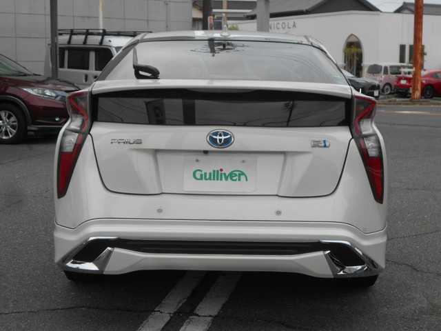 トヨタ プリウス A プレミアム 愛知県 2017(平29)年 5.9万km ホワイトパールクリスタルシャイン トヨタセーフティセンス/純正9インチSDナビ/フルセグテレビ・DVD/Bluetooth/バックカメラ/ビルトインETC/本革シート/D席パワーシート/Ｆ席シートヒーター/レーダークルーズコントロール/オートマチックハイビーム/レーンディパーチャーアラート/ヘッドアップディスプレイ/ブラインドスポットモニター/保証書・取説・ナビ取説あり