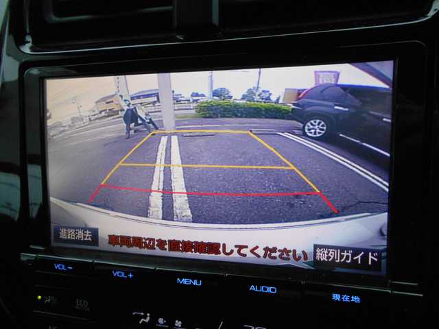 トヨタ プリウス A プレミアム 愛知県 2017(平29)年 5.9万km ホワイトパールクリスタルシャイン トヨタセーフティセンス/純正9インチSDナビ/フルセグテレビ・DVD/Bluetooth/バックカメラ/ビルトインETC/本革シート/D席パワーシート/Ｆ席シートヒーター/レーダークルーズコントロール/オートマチックハイビーム/レーンディパーチャーアラート/ヘッドアップディスプレイ/ブラインドスポットモニター/保証書・取説・ナビ取説あり