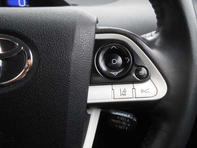 トヨタ プリウス A プレミアム 愛知県 2017(平29)年 5.9万km ホワイトパールクリスタルシャイン トヨタセーフティセンス/純正9インチSDナビ/フルセグテレビ・DVD/Bluetooth/バックカメラ/ビルトインETC/本革シート/D席パワーシート/Ｆ席シートヒーター/レーダークルーズコントロール/オートマチックハイビーム/レーンディパーチャーアラート/ヘッドアップディスプレイ/ブラインドスポットモニター/保証書・取説・ナビ取説あり