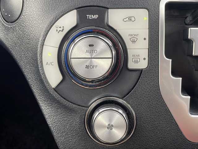 トヨタ シエンタ ハイブリッド ファンベースG 岐阜県 2019(令1)年 5.8万km 茶 純正9インチナビ/（BT/フルセグ/CD/DVD）/パノラミックビューモニター/衝突被害軽減システム/クルーズコントロール/オートハイビーム/レーンキープアシスト/両側パワースライドドア/前後コーナーセンサー/ETC/スマートキー/プッシュスタート/純正アルミホイール/LEDヘッドライト/オートライト/フロアマット