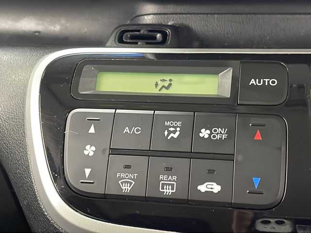 ホンダ Ｎ ＢＯＸ G Lパッケージ 群馬県 2016(平28)年 5.8万km プレミアムホワイトパールⅡ 純正ナビ　バックカメラ　片側電動スライドドア　ビルトインＥＴＣ　フルセグＴＶ　スマートキー　プッシュスタートボタン　電動格納ミラー　横滑り防止装置　ドライブレコーダー　キセノンヘッドライト　禁煙車