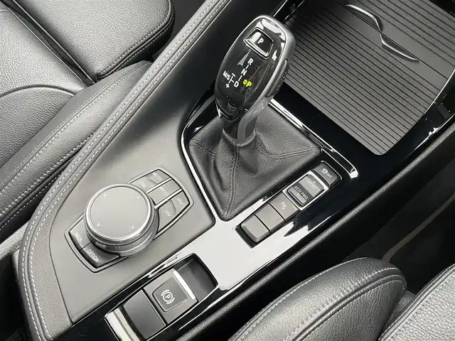 ＢＭＷ Ｘ２ sDrive18i MスポーツX 東京都 2019(令1)年 2.5万km アルピンホワイトⅢ 純正ナビ/フルセグTV/バックモニター/ACC/黒革シート/シートヒーター/パワーシート/スマートキー/ETCユニット/LEDヘッドライト/純正19インチAW