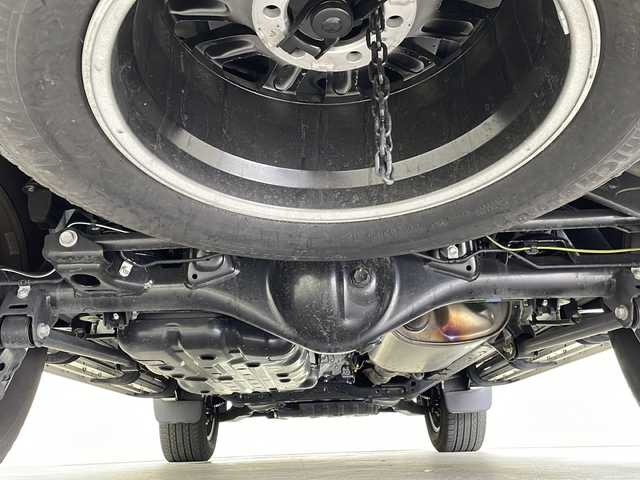 トヨタ ランドクルーザー プラド TX Lパッケージ マットブラED 千葉県 2023(令5)年 1.6万km ホワイトパールクリスタルシャイン 禁煙車/純正ナビ/・CD/DVD/Bluetooth/iPod/・バックカメラ/トヨタセーフティーセンサー/・レーダークルーズコントロール/・レーンキープ/・衝突被害軽減ブレーキ/シートヒーター/・シートクーラー/ステアリングリモコン/MTモード/駆動方式切り替え/三列シート電動格納スイッチ/デュアルエアコン/スマートキー