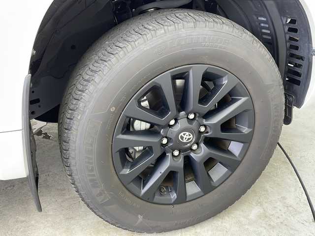 トヨタ ランドクルーザー プラド TX Lパッケージ マットブラED 福井県 2023(令5)年 1.6万km ホワイトパールクリスタルシャイン 社外9インチナビ/・CD/DVD/Bluetooth/iPod/・バックカメラ/トヨタセーフティーセンサー/・レーダークルーズコントロール/・レーンキープ/・衝突被害軽減ブレーキ/シートヒーター/・シートクーラー/ステアリングリモコン/MTモード/駆動方式切り替え/三列シート電動格納スイッチ/デュアルエアコン/スマートキー