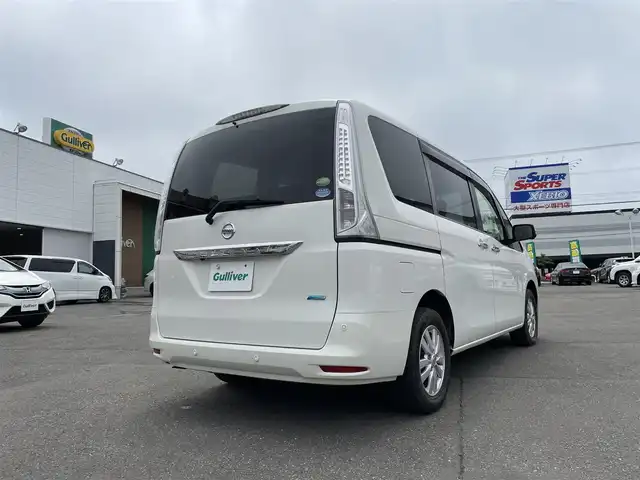 日産 セレナ 20G 道央・札幌 2013(平25)年 7.9万km ブリリアントホワイトパール 登録時走行距離　78693km/　4　W　D　/寒冷地仕様/エマージェンシーブレーキ/レーンキープアシスト/純正ディーラーOPナビ/(AM/FM/CD/DVD/BT)/フルセグTV/バックカメラ/全方位カメラ/両側パワースライドドア/純正前方型ドライブレコーダー/ベージュハーフレザーシート/横滑り防止装置/盗難防止装置/LEDヘッドライト