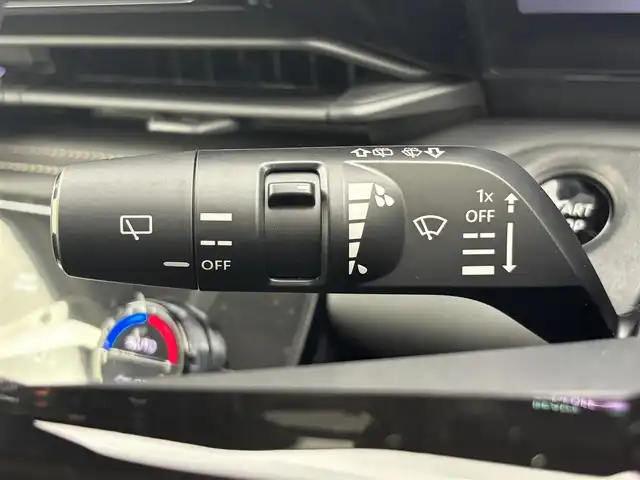 日産 セレナ e－パワー ハイウェイスター V 福井県 2025(令7)年 0.1万km未満 プリズムホワイト インテリジェント アラウンドビューモニター（移動物 検知機能付）/インテリジェント ルームミラー/アドバンスドドライブアシストディスプレイ（12.3インチカラーディスプレイ）/統合型インターフェースディスプレイ/ワイヤレス充電器+6スピーカー/NissanConnectナビゲーションシステム（地デジ内蔵）/車載通信ユニット（TCU［Telematics Control Unit］）/ETC2.0ユニット（ビルトインタイプ）/ドライブレコーダー（前後セット）/プロパイロット（ナビリンク機能付）/プロパイロット緊急停止支援システム（SOSコール機能付）/SOSコール/ヘッドランプ オートレベライザー/アダプティブLEDヘッドライトシステム