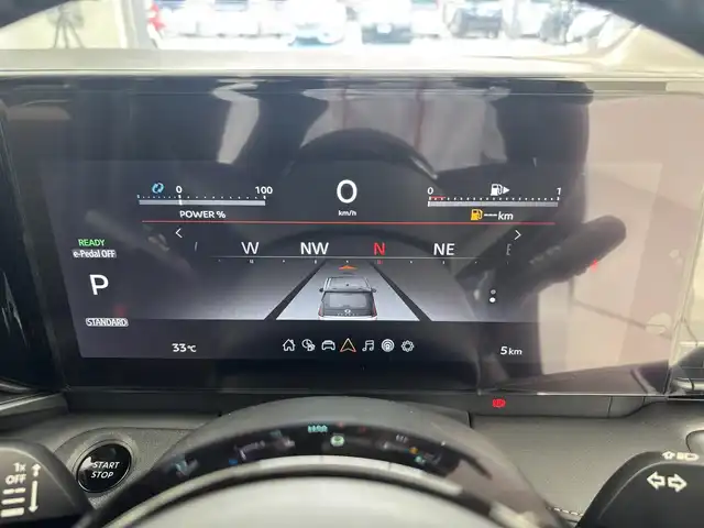 日産 セレナ e－パワー ハイウェイスター V 福井県 2025(令7)年 0.1万km未満 プリズムホワイト インテリジェント アラウンドビューモニター（移動物 検知機能付）/インテリジェント ルームミラー/アドバンスドドライブアシストディスプレイ（12.3インチカラーディスプレイ）/統合型インターフェースディスプレイ/ワイヤレス充電器+6スピーカー/NissanConnectナビゲーションシステム（地デジ内蔵）/車載通信ユニット（TCU［Telematics Control Unit］）/ETC2.0ユニット（ビルトインタイプ）/ドライブレコーダー（前後セット）/プロパイロット（ナビリンク機能付）/プロパイロット緊急停止支援システム（SOSコール機能付）/SOSコール/ヘッドランプ オートレベライザー/アダプティブLEDヘッドライトシステム