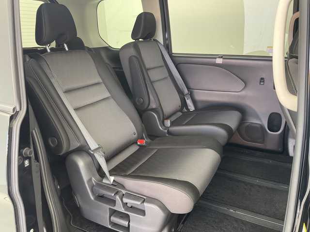 日産 セレナ e－パワー ハイウェイスター V 愛知県 2019(令1)年 4.3万km ダイヤモンドブラック プロパイロット/純正ナビ(MM319D-W)/・Bluetooth/・CD/DVD/・フルセグテレビ/アラウンドビューモニター/純正フリップダウンモニター/衝突軽減ブレーキ/レーンキープアシスト/前後コーナーセンサー/追従クルーズコントロール/パーキングアシスト/ブラインドスポットモニター/両側パワースライドドア/純正ドライブレコーダー/ＥＴＣ/スマートキー/フォグランプ