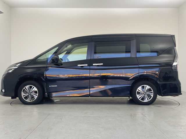 日産 セレナ e－パワー ハイウェイスター V 愛知県 2019(令1)年 4.3万km ダイヤモンドブラック プロパイロット/純正ナビ(MM319D-W)/・Bluetooth/・CD/DVD/・フルセグテレビ/アラウンドビューモニター/純正フリップダウンモニター/衝突軽減ブレーキ/レーンキープアシスト/前後コーナーセンサー/追従クルーズコントロール/パーキングアシスト/ブラインドスポットモニター/両側パワースライドドア/純正ドライブレコーダー/ＥＴＣ/スマートキー/フォグランプ