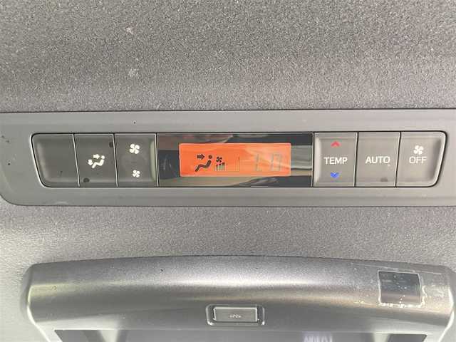 トヨタ ヴォクシー ZS 煌Ⅱ 千葉県 2020(令2)年 6.4万km ホワイトパールクリスタルシャイン 禁煙車/Toyota Safety Sense/両側パワースライドア/社外9インチナビ/・フルセグTV・Bluetooth・CD/DVD/社外10.2インチフリップダウンモニター/バックカメラ/クルーズコントロール/LEDヘッドライト/フォグランプ/横滑り防止/ETC/アイドリングストップ/ウィンカーミラー/純正16インチアルミホイール/プッシュスタート/スマートキー/フロアマット/ドアバイザー