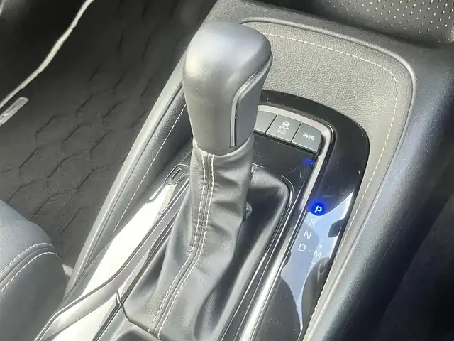 トヨタ カローラツーリング ダブルバイビー 島根県 2023(令5)年 1.8万km プラチナホワイトパールマイカ ワンオーナー/純正ナビ/フルセグTV/Ｂｌｕｅｔｏｏｔｈ　/バックカメラ　/レーダークルコン　/ビルトインＥＴＣ２．０/ハーフレザーシート　/電子パーキングブレーキ　/衝突軽減ブレーキ/レーンアシスト　/前後コーナーセンサー/オートハイビーム/スマートキー/プッシュスタート/純正LEDヘッドライト/純正フロアマット/純正17インチアルミ