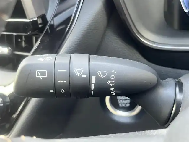 トヨタ カローラツーリング ダブルバイビー 島根県 2023(令5)年 1.8万km プラチナホワイトパールマイカ ワンオーナー/純正ナビ/フルセグTV/Ｂｌｕｅｔｏｏｔｈ　/バックカメラ　/レーダークルコン　/ビルトインＥＴＣ２．０/ハーフレザーシート　/電子パーキングブレーキ　/衝突軽減ブレーキ/レーンアシスト　/前後コーナーセンサー/オートハイビーム/スマートキー/プッシュスタート/純正LEDヘッドライト/純正フロアマット/純正17インチアルミ