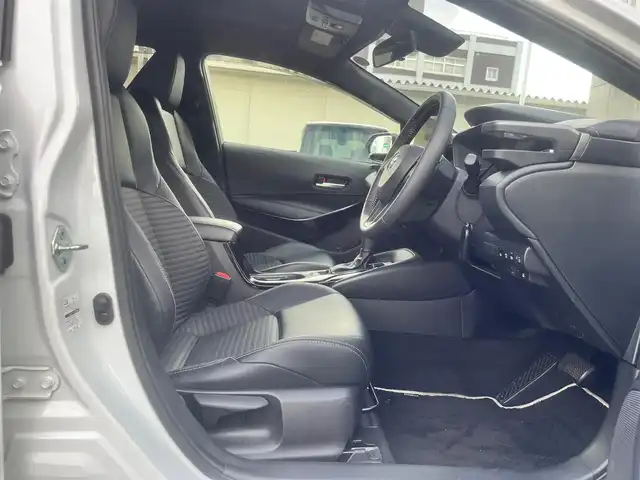 トヨタ カローラツーリング ダブルバイビー 島根県 2023(令5)年 1.8万km プラチナホワイトパールマイカ ワンオーナー/純正ナビ/フルセグTV/Ｂｌｕｅｔｏｏｔｈ　/バックカメラ　/レーダークルコン　/ビルトインＥＴＣ２．０/ハーフレザーシート　/電子パーキングブレーキ　/衝突軽減ブレーキ/レーンアシスト　/前後コーナーセンサー/オートハイビーム/スマートキー/プッシュスタート/純正LEDヘッドライト/純正フロアマット/純正17インチアルミ