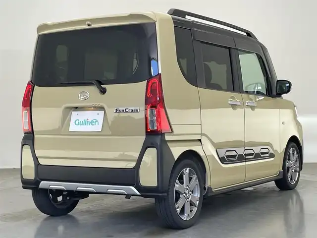 ダイハツ タント ファンクロスターボ 愛知県 2023(令5)年 1.2万km ブラックマイカメタリック/サンドベージュメタリック 純正１０型ナビ　全方位カメラ　禁煙車　シートヒーター　両側パワスラ　ナビ連動ドラレコ　ＨＤＭＩ　ＥＴＣ２．０　ルーフレール　スマアシIII　衝突軽減　追従クルコン　コーナーセンサー　ＬＥＤライト　フォグ　ツートンカラー　ドアバイザー　