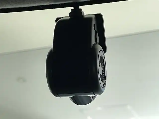 ダイハツ タント ファンクロスターボ 愛知県 2023(令5)年 1.2万km ブラックマイカメタリック/サンドベージュメタリック 純正１０型ナビ　全方位カメラ　禁煙車　シートヒーター　両側パワスラ　ナビ連動ドラレコ　ＨＤＭＩ　ＥＴＣ２．０　ルーフレール　スマアシIII　衝突軽減　追従クルコン　コーナーセンサー　ＬＥＤライト　フォグ　ツートンカラー　ドアバイザー　