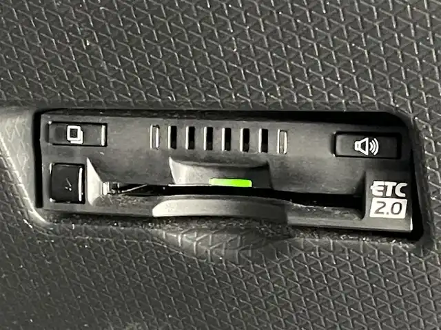 ダイハツ タント ファンクロスターボ 愛知県 2023(令5)年 1.2万km ブラックマイカメタリック/サンドベージュメタリック 純正１０型ナビ　全方位カメラ　禁煙車　シートヒーター　両側パワスラ　ナビ連動ドラレコ　ＨＤＭＩ　ＥＴＣ２．０　ルーフレール　スマアシIII　衝突軽減　追従クルコン　コーナーセンサー　ＬＥＤライト　フォグ　ツートンカラー　ドアバイザー　