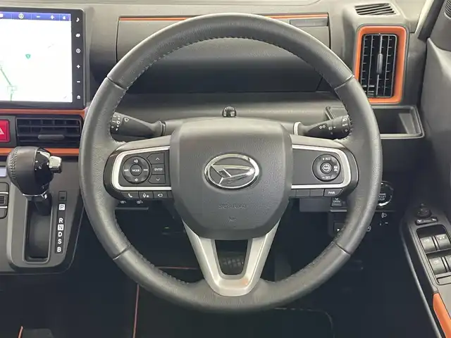 ダイハツ タント ファンクロスターボ 愛知県 2023(令5)年 1.2万km ブラックマイカメタリック/サンドベージュメタリック 純正１０型ナビ　全方位カメラ　禁煙車　シートヒーター　両側パワスラ　ナビ連動ドラレコ　ＨＤＭＩ　ＥＴＣ２．０　ルーフレール　スマアシIII　衝突軽減　追従クルコン　コーナーセンサー　ＬＥＤライト　フォグ　ツートンカラー　ドアバイザー　