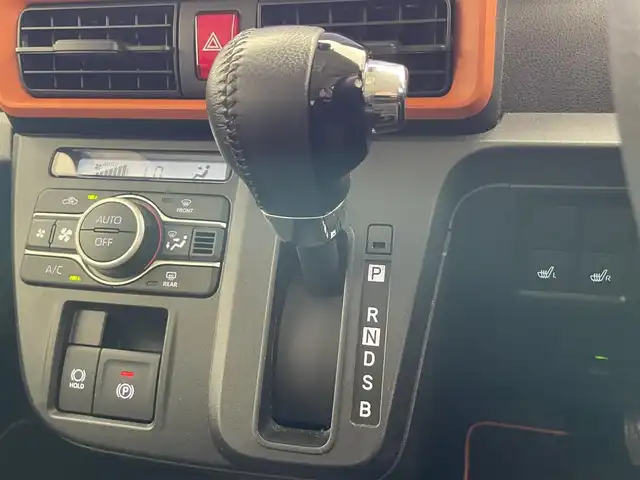 ダイハツ タント ファンクロスターボ 愛知県 2023(令5)年 1.2万km ブラックマイカメタリック/サンドベージュメタリック 純正１０型ナビ　全方位カメラ　禁煙車　シートヒーター　両側パワスラ　ナビ連動ドラレコ　ＨＤＭＩ　ＥＴＣ２．０　ルーフレール　スマアシIII　衝突軽減　追従クルコン　コーナーセンサー　ＬＥＤライト　フォグ　ツートンカラー　ドアバイザー　