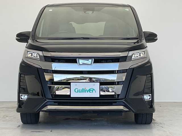 トヨタ ノア Si ダブルバイビーⅡ 愛知県 2019(令1)年 4万km ブラック 純正9型ナビ　ＳＤカードなし/バックカメラ/クルーズコントロール/後席12インチモニター/両側電動スライドドア/LEDヘッドライト/ハーフレザーシート/コーナーセンサー/クルーズコントロール/オートハイビーム/純正16インチAW/バックドアイージークローザー/ETC2.0/スマートキー/プッシュスタート