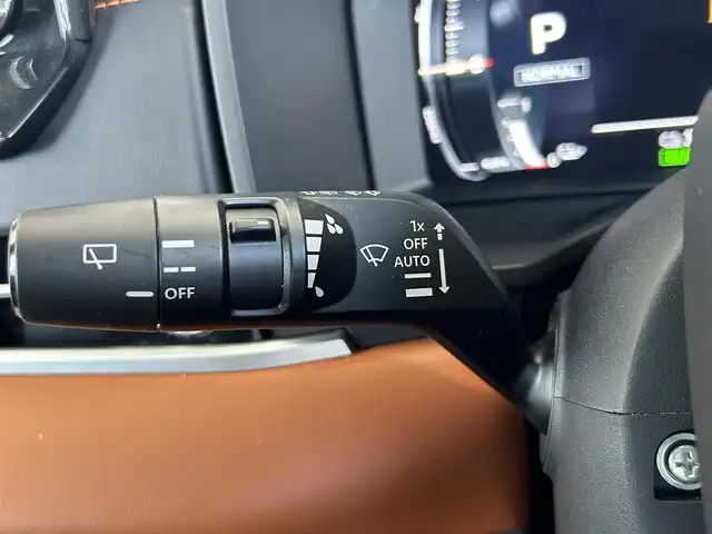 三菱 アウトランダー ＰＨＥＶ P 茨城県 2022(令4)年 3.8万km 茶 純正９インチナビ/マルチアラウンドモニター/BOSEサウンド/全方位カメラ/一体型ドライブレコーダー/デジタルインナーミラー/４WD/電動リアゲート/パノラマサンルーフ/クルーズコントロール/Bluetooth接続/フルセグTV/３列シート/applecarplay/シートヒーター/純正アルミホイール