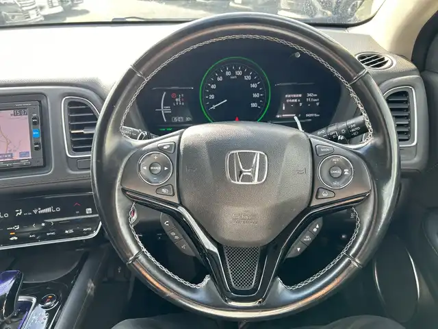 ホンダ ヴェゼル ハイブリッド Z ホンダセンシング 千葉県 2016(平28)年 4.3万km プレミアムクリスタルレッドM ７型ナビＶＸＭ－１７４ＶＦｉ　バックカメラ　ホンダセンシング　クルーズコントロール シートヒーター ドラレコ　ＥＴＣ　ＬＥＤヘッドライト　フロントフォグランプ　プレイミアムクリスタルレッドメタリック