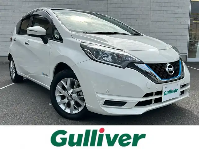 日産 ノート e－パワー X 静岡県 2020(令2)年 2.5万km ホワイト エマージェンシーブレーキ/横滑り防止装置/レーンキープアシスト/前後コーナーセンサー/ETC/社外CDオーディオ/プッシュスタート/スマートキー/オートマチックハイビーム/オートライト/純正15インチアルミホイール/フロアマット/保証書/取扱説明書