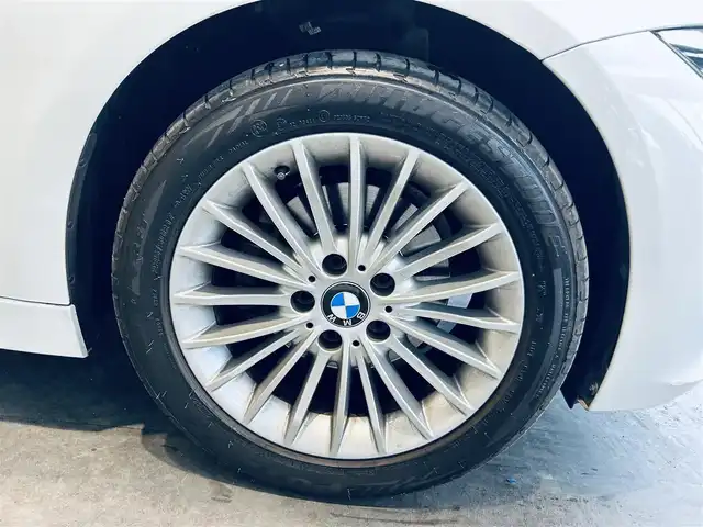 ＢＭＷ ３２０ｄ ラグジュアリー 大阪府 2018(平30)年 5.1万km 白 インテリジェントセーフティ/純正ナビ/バックカメラ/純正17インチAW/LEDヘッドライト/ブラインドスポット/クリアランスソナー/ETC/ドラレコ/ACC/スマートキー/ブラウン革/パワーシート/Dシートメモリ/シートヒーター