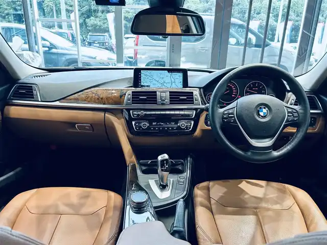 ＢＭＷ ３２０ｄ ラグジュアリー 大阪府 2018(平30)年 5.1万km 白 インテリジェントセーフティ/純正ナビ/バックカメラ/純正17インチAW/LEDヘッドライト/ブラインドスポット/クリアランスソナー/ETC/ドラレコ/ACC/スマートキー/ブラウン革/パワーシート/Dシートメモリ/シートヒーター
