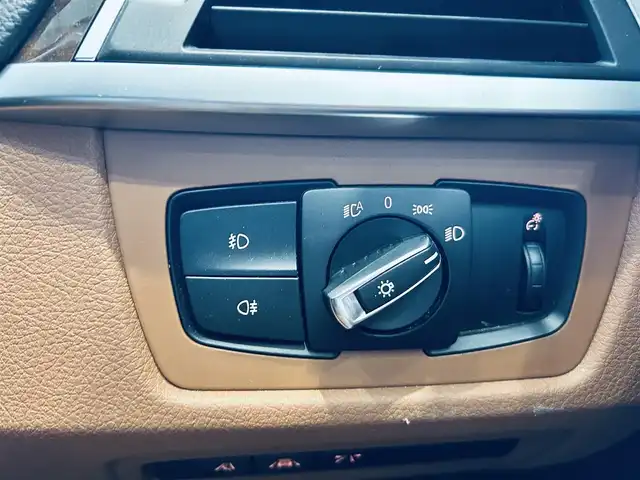 ＢＭＷ ３２０ｄ ラグジュアリー 大阪府 2018(平30)年 5.1万km 白 インテリジェントセーフティ/純正ナビ/バックカメラ/純正17インチAW/LEDヘッドライト/ブラインドスポット/クリアランスソナー/ETC/ドラレコ/ACC/スマートキー/ブラウン革/パワーシート/Dシートメモリ/シートヒーター