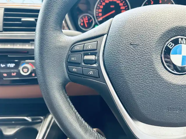 ＢＭＷ ３２０ｄ ラグジュアリー 大阪府 2018(平30)年 5.1万km 白 インテリジェントセーフティ/純正ナビ/バックカメラ/純正17インチAW/LEDヘッドライト/ブラインドスポット/クリアランスソナー/ETC/ドラレコ/ACC/スマートキー/ブラウン革/パワーシート/Dシートメモリ/シートヒーター