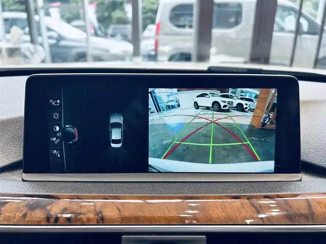 ＢＭＷ ３２０ｄ ラグジュアリー 大阪府 2018(平30)年 5.1万km 白 インテリジェントセーフティ/純正ナビ/バックカメラ/純正17インチAW/LEDヘッドライト/ブラインドスポット/クリアランスソナー/ETC/ドラレコ/ACC/スマートキー/ブラウン革/パワーシート/Dシートメモリ/シートヒーター