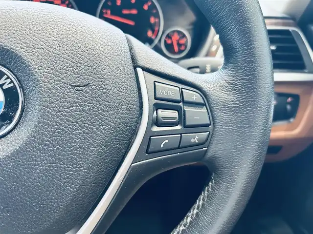 ＢＭＷ ３２０ｄ ラグジュアリー 大阪府 2018(平30)年 5.1万km 白 インテリジェントセーフティ/純正ナビ/バックカメラ/純正17インチAW/LEDヘッドライト/ブラインドスポット/クリアランスソナー/ETC/ドラレコ/ACC/スマートキー/ブラウン革/パワーシート/Dシートメモリ/シートヒーター