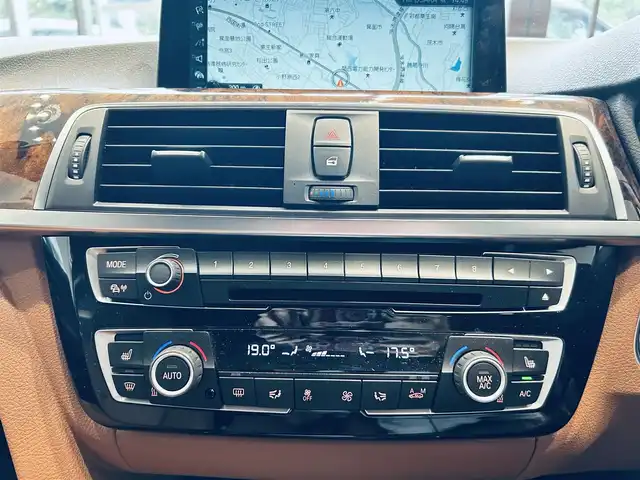 ＢＭＷ ３２０ｄ ラグジュアリー 大阪府 2018(平30)年 5.1万km 白 インテリジェントセーフティ/純正ナビ/バックカメラ/純正17インチAW/LEDヘッドライト/ブラインドスポット/クリアランスソナー/ETC/ドラレコ/ACC/スマートキー/ブラウン革/パワーシート/Dシートメモリ/シートヒーター