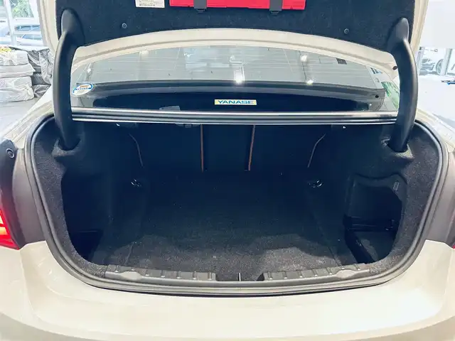 ＢＭＷ ３２０ｄ ラグジュアリー 大阪府 2018(平30)年 5.1万km 白 インテリジェントセーフティ/純正ナビ/バックカメラ/純正17インチAW/LEDヘッドライト/ブラインドスポット/クリアランスソナー/ETC/ドラレコ/ACC/スマートキー/ブラウン革/パワーシート/Dシートメモリ/シートヒーター