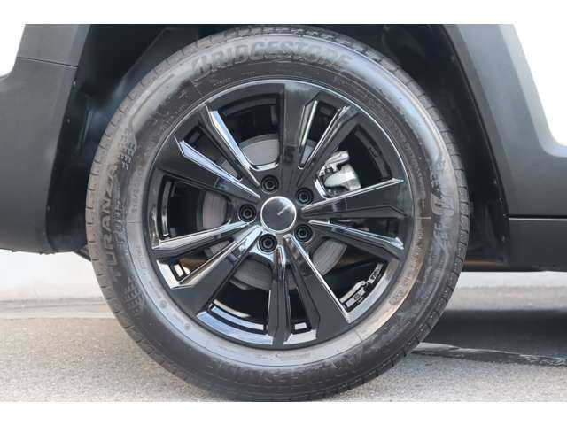 クライスラー・ジープ ジープ レネゲード リミテッド 大分県 2023(令5)年 2.3万km 白 保証書/取扱説明書/スペアキー1本/アダクティブクルーズコントロール/ブラインドスポットモニター/純正ナビ/バックカメラ/CarPlay/Bluetooth/地デジ/ステアリングヒーター/黒本革/パワーシート（D席/N席）/シートヒーター（D席/N席）/電動格納ミラー/フロント/リアフォグランプ/純正17インチアルミホイール有
