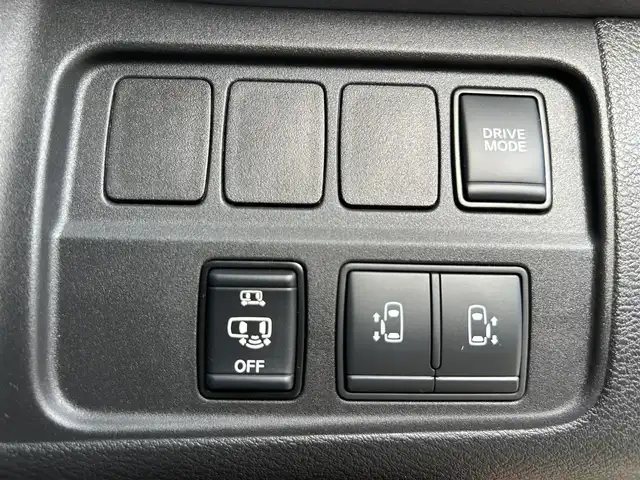 日産 セレナ e－パワー ハイウェイスター V 福岡県 2020(令2)年 2.1万km サンライズオレンジ/ダイヤモンドブラック 純正10型SDナビ（フルセグTV/CD/DVD/BT）アラウンドビューモニターフリップダウンモニタークルコンエマージェンシーブレーキコーナーセンサーBSM両側パワスラドラレコETCUSBポート純正LEDヘッドライト純正15インチアルミホイールスマートキープッシュスタート
